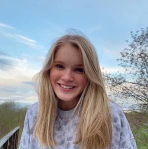 Meet your Posher, Alyssa